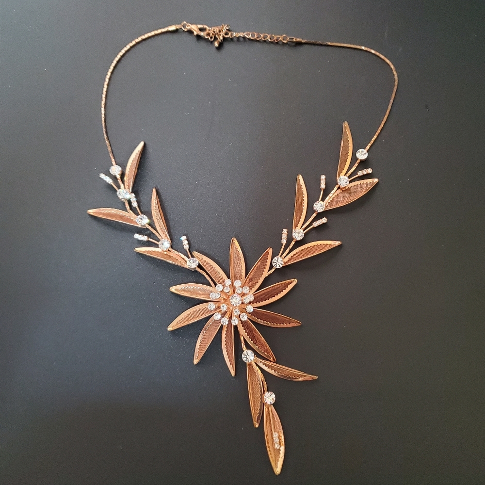Stunning necklace copper flower mesh and rhinestone